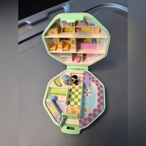 Vintage Polly Pocket 1990 School House Playset Complete W/Figures